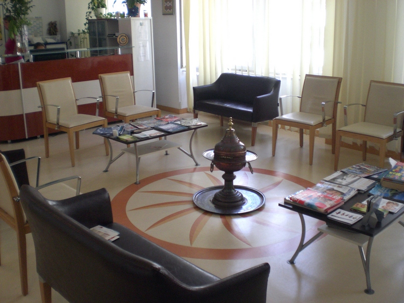 Wartezimmer der Zahnarztpraxis